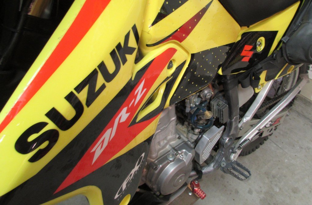 how to apply dual sport motorcycle graphics